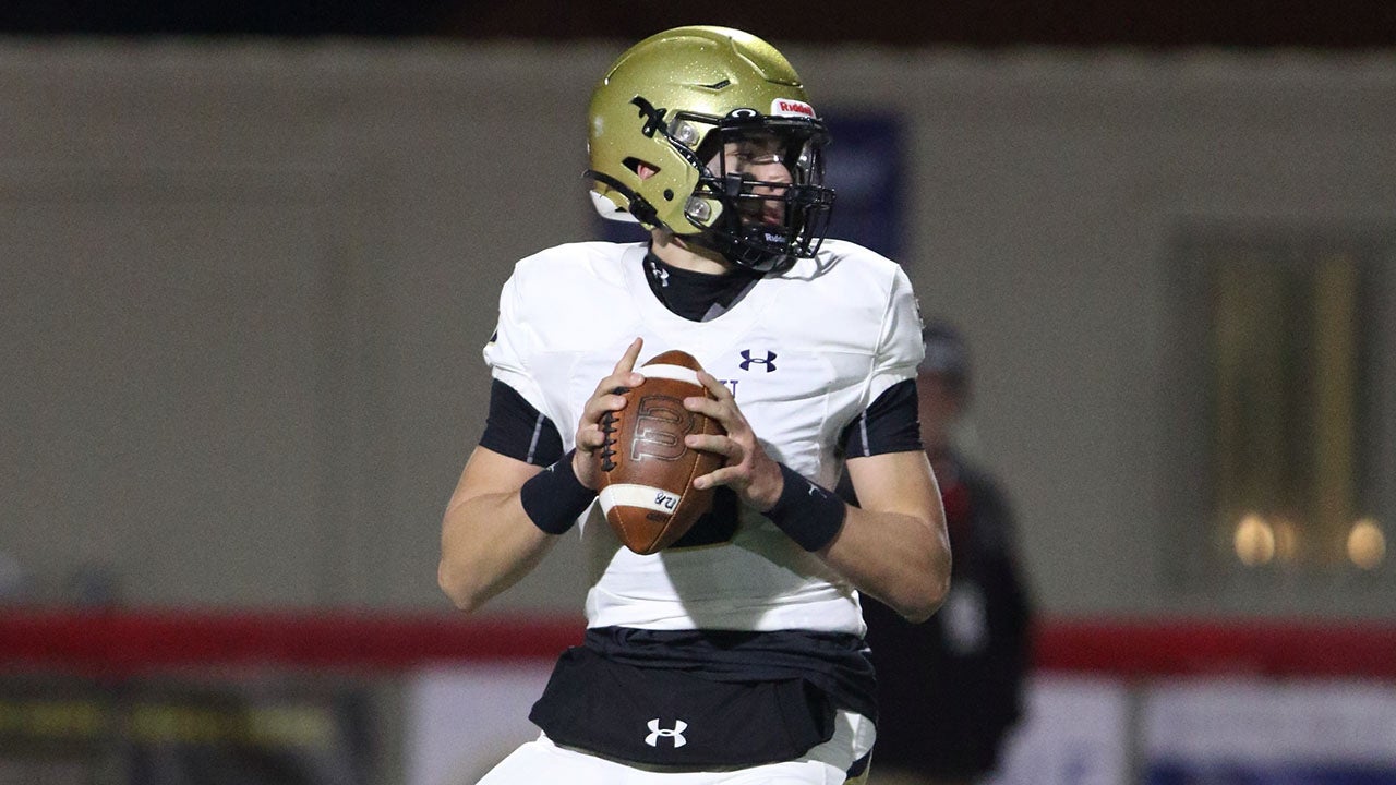 Stone Saunders named 2022 MaxPreps Pennsylvania High School Football