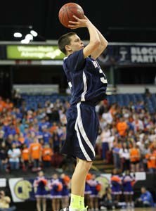 Horizon's Ethan Underwood made three
three-pointers during play.