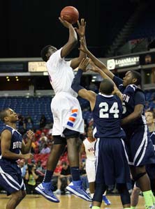 Temidayo Yussuf had game-high 20
points and state D5 record 19
rebounds.