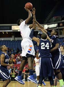 Temidayo Yussuf had game-high 20 
points and state D5 record 19 
rebounds. 