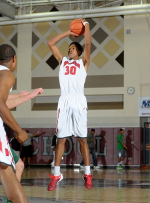Elijah Stewart goes up for two of his career-
high and tournament high of 37 points.
