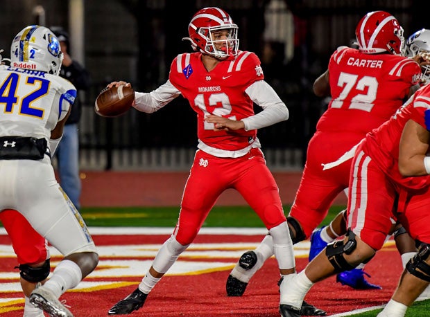 Mater Dei quarterback Elijah Brown completed 18 of 25 for 243 yards, two touchdowns and no interceptions.