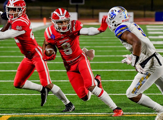 C.J. Williams (8) had five catches for 55 yards and a pretty mean stiff arm.