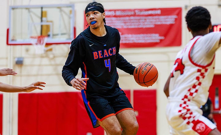Top-ranked senior Tyran Stokes continues to put up dominant numbers as he leads Rainier Beach into the top five nationally. (PHOTO: Jason Wang)