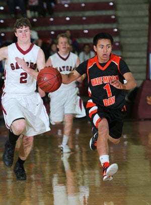 It seems a long time since point guard E. J.
Madriaga and the Cougars lost in the CCS title
game to Menlo in 2012. 