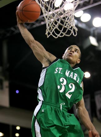 Jerryd Bayless dunks for Phoenix St. Mary's in 2007.