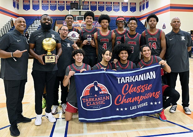 Los Angeles-area program St. Pius X-St. Matthias Academy won the Tarkanian Classic before Christmas, helping it earn a spot in this week's MaxPreps Top 25. The Warriors have won 30 of their last 32 games dating back to last season. (Photo: Jann Hendry)