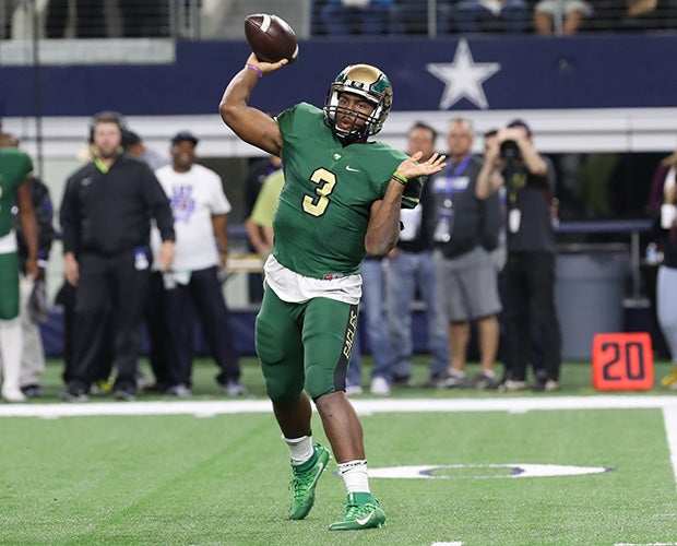 DeSoto quarterback Shawn Robinson drops back to pass in Saturday's championship game.