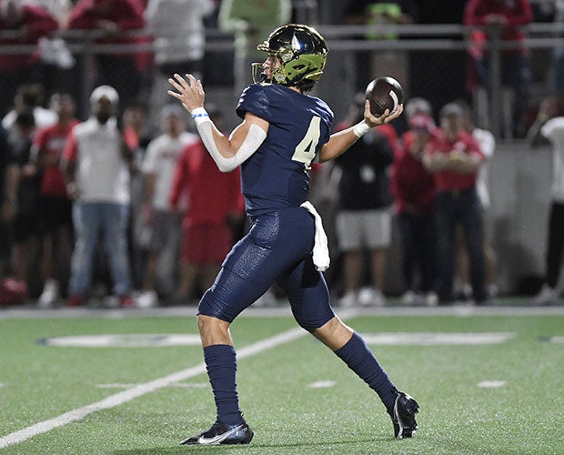Bosco quarterback Katin Houser threw for more than 200 yards and accounted for two touchdowns.