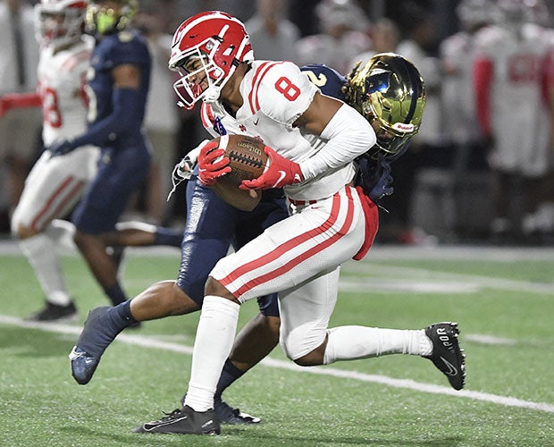 Mater Dei receiver C.J. Williams caught two touchdown passes in the first half. 