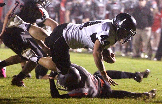 Silverton football is the Week 12 winner of the Oregon Team of the Week, presented by the Oregon National Guard.