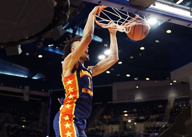 Dereck Lively II throws one down for the East.