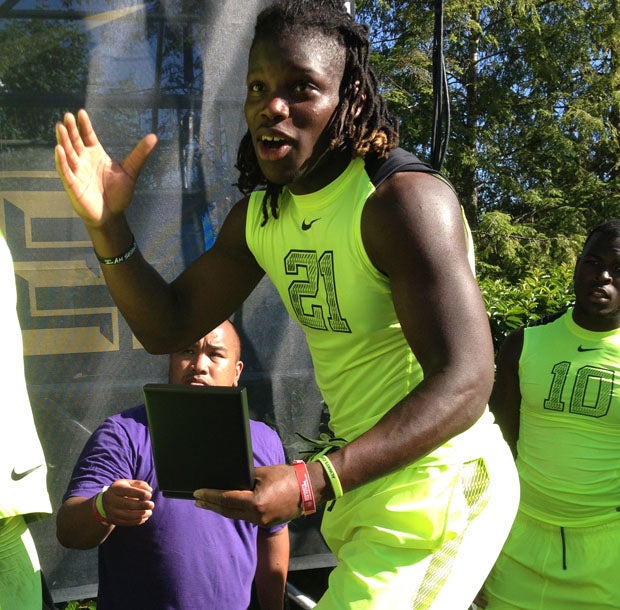 Malik Jefferson of the winning team in action.