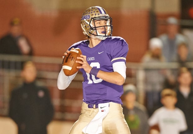 The recruiting roll for Dabo Swinney and Clemson continued with a pledge from top junior Trevor Lawrence.