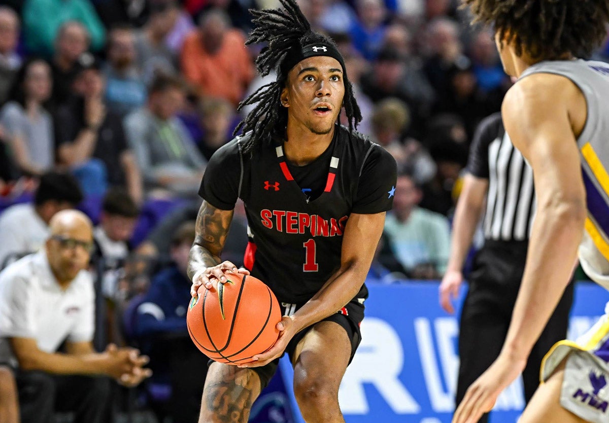 Wins over teams from Arizona, California, Maryland and New Jersey helped Boogie Fland and Archbishop Stepinac earn a spot in the top 10 of the national rankings. (Photo: Eugene Alonzo)