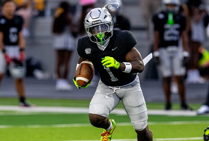 Five-star Texas commit and MaxPreps All-American Landen Williams-Callis ran for 234 yards and five touchdowns in the first half to help Randle stay unbeaten in a 91-0 win over Fort Bend Dulles on Thursday in a Texas battle. (FILE PHOTO: Rafael Lopez)