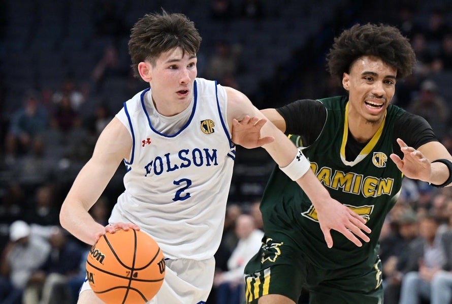 Folsom sophomore Parks Weaver had 16 points and four rebounds for the Bulldogs in their 58-55 loss to Damien on Friday in the CIF Division I final. (PHOTO: David Steutel)