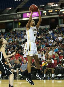Oderah Chidom scored a game-high 17
points in O'Dowd's tough victory
over St. Mary's