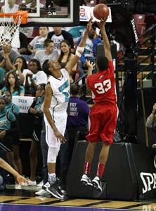 Pleasant Grove's Marquese Chriss
scores over Marcus Lee