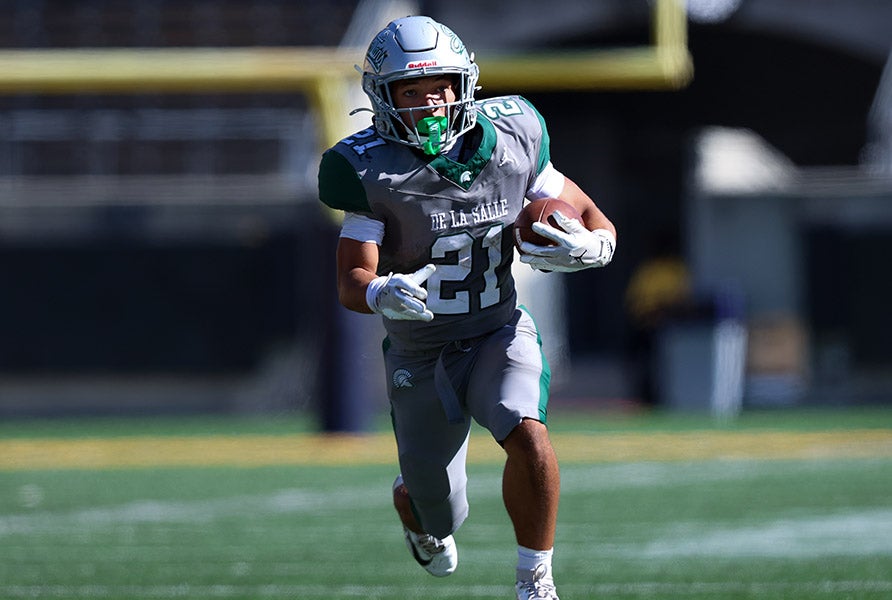 High school football: No. 17 De La Salle gets a near-Halloween scare but extends section unbeaten streak to 287 games with 31-14 win over San Ramon Valley