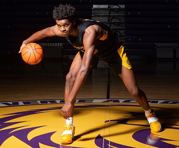Forward DaRon Holmes