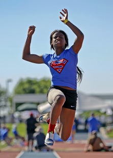 Alexis Faulknor went over 20 feet
on her final attempt.