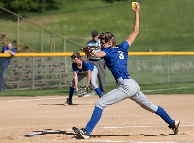 Emily Lindquist is a three-sport athlete who has started 14 varsity seasons in her high school career. In addition, she also carries at 4.5 weighted grade point average.