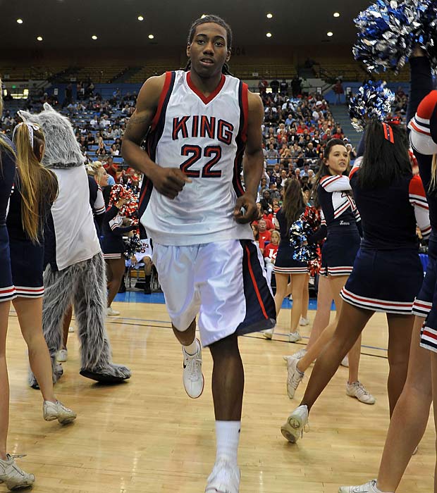 Leonard was the 2009 MaxPreps California State MVP.