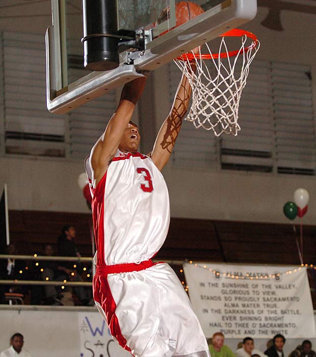 Randolph shown here above the rim in December of 2006.