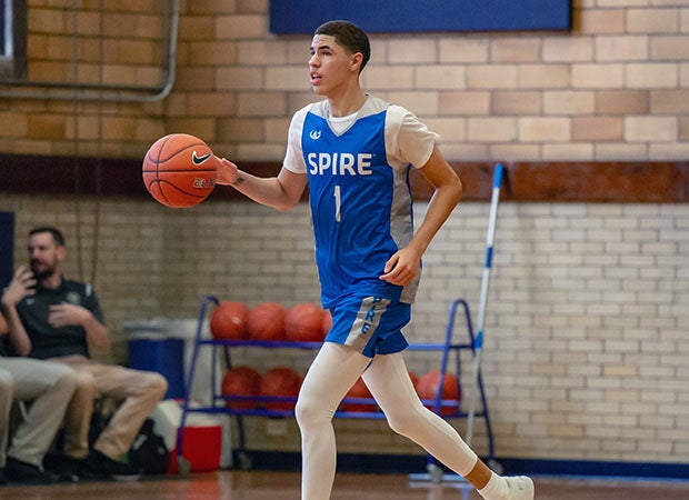 LaMelo Ball dished 10 assists on Saturday.