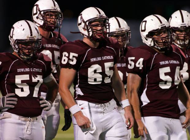 Dowling Catholic's 2010 squad (pictured here) won it all. This year's edition is ranked No. 2 in the state to begin, right behind Valley High.