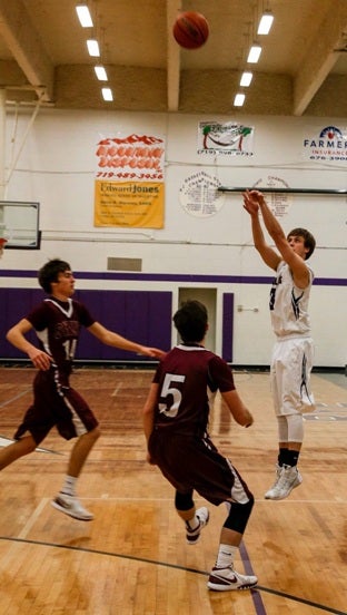Rye senior Connor Hale has the Thunderbolts in
position to challenge in the Class 2A state title
chase. Hale is averaging 20.4 points a game.