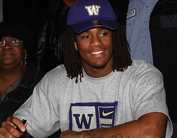 Shaq Thompson is all smiles as a proud Washington Husky. He announced his commitment to the Huskies on Monday night via Twitter.