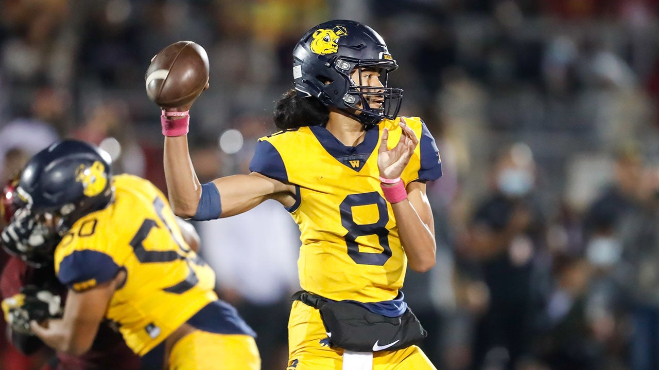 High school football: Five-star Long Beach Poly quarterback Nico Iamaleava commits to Tennessee