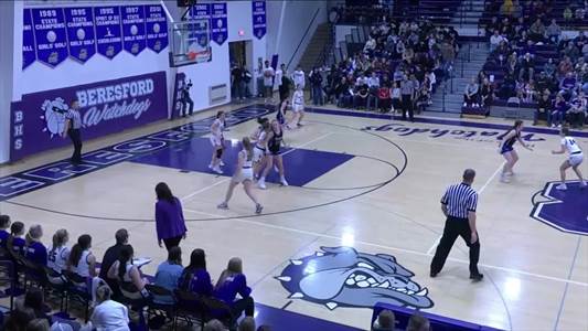 Softball Recap: Beresford wins going away against Elk Point-Jeff