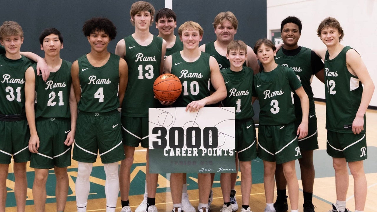 WATCH: Minnesota junior scores 70