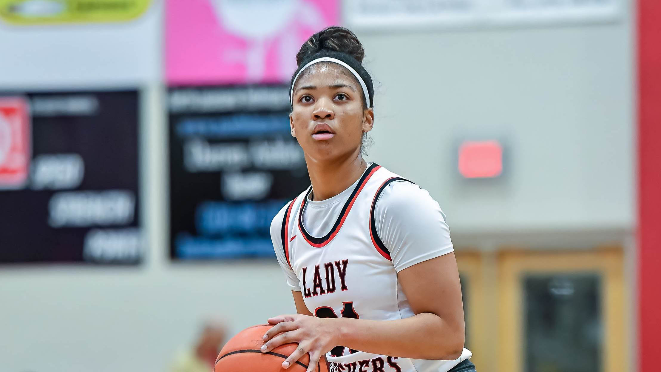 Watch: Louisiana semifinal buzzer-beater