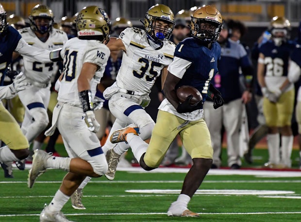 Jerry McClure (1) had five catches for 103 yards for Mater Dei Catholic.
