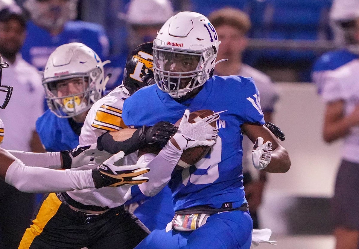 Five-star wide receiver Bryant Wesco led Midlothian deep into the Texas state playoffs after topping 1,000 receiving yards on the season. The No. 9 player in the nation is headed to Clemson. (Photo: Kenneth Murphy)