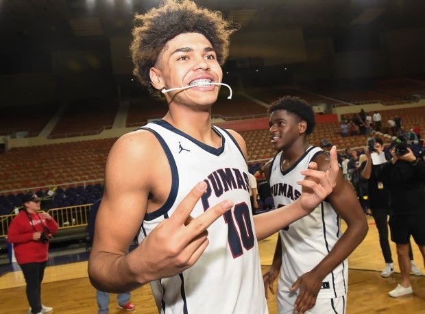 Five-star sophomore Koa Peat earned first team MaxPreps Freshman All-America honors last season. (Photo: Mark Jones)