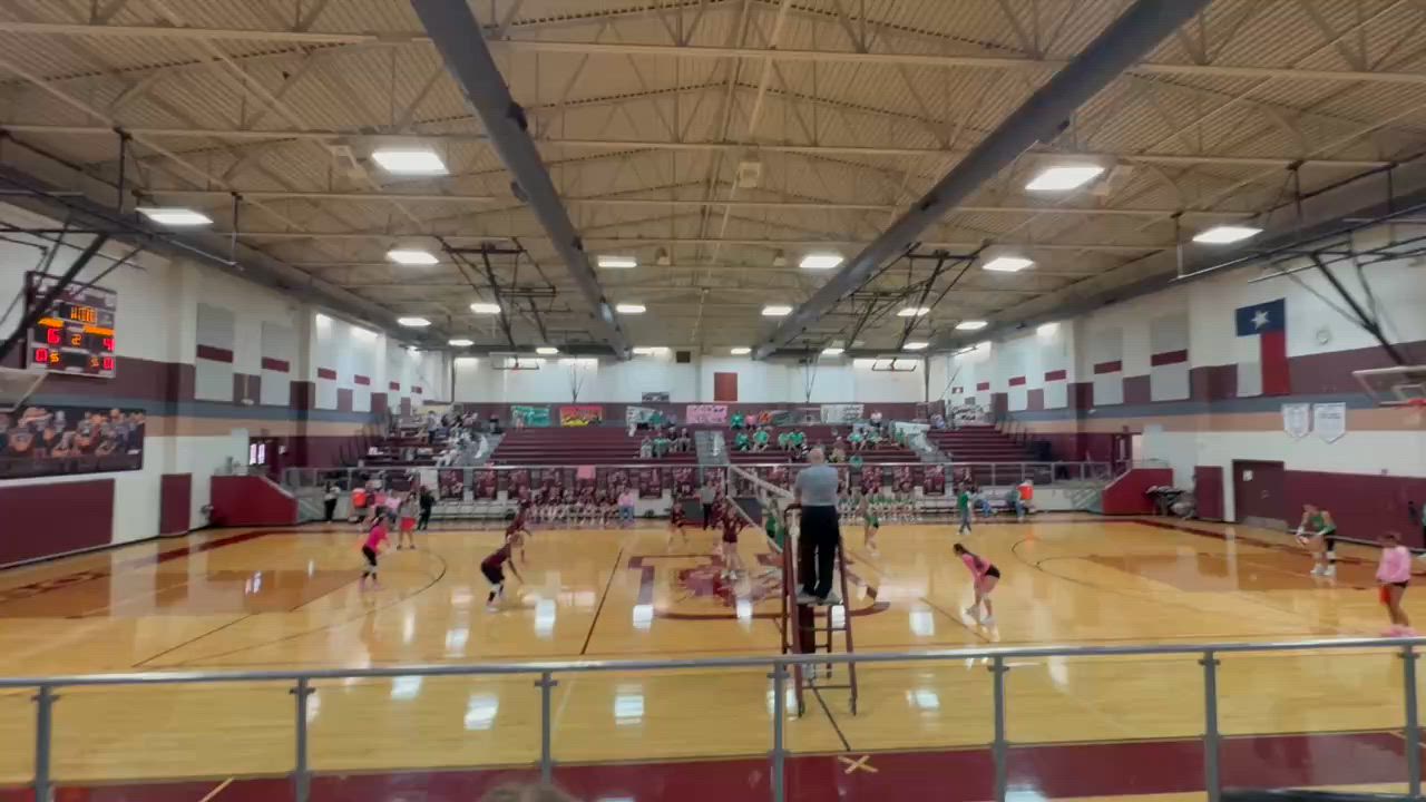 Volleyball Recap: Uvalde Falls Short of La Vernia in the Playoffs