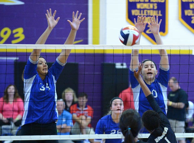 Bailey Nixon (10) and Alexus Sharp hope to lead Pleasant Grove to a third straight 5A state championship. 