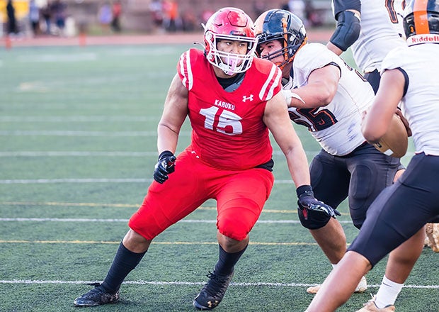 Washington State pledge Hyrum Benjamin-Moors helped Kahuku win its 10th state title since 2000 last season. (Photo: Brian Bautista)