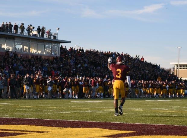 Loyola Academy met Homewood-Flossmoor in front of a packed house last November in the Class 8A quarterfinals.