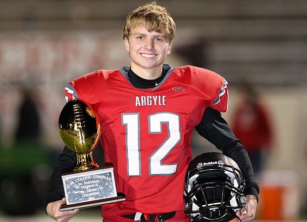 Hedlund's teammates celebrated his achievement by letting him have first grabs at the trophy.