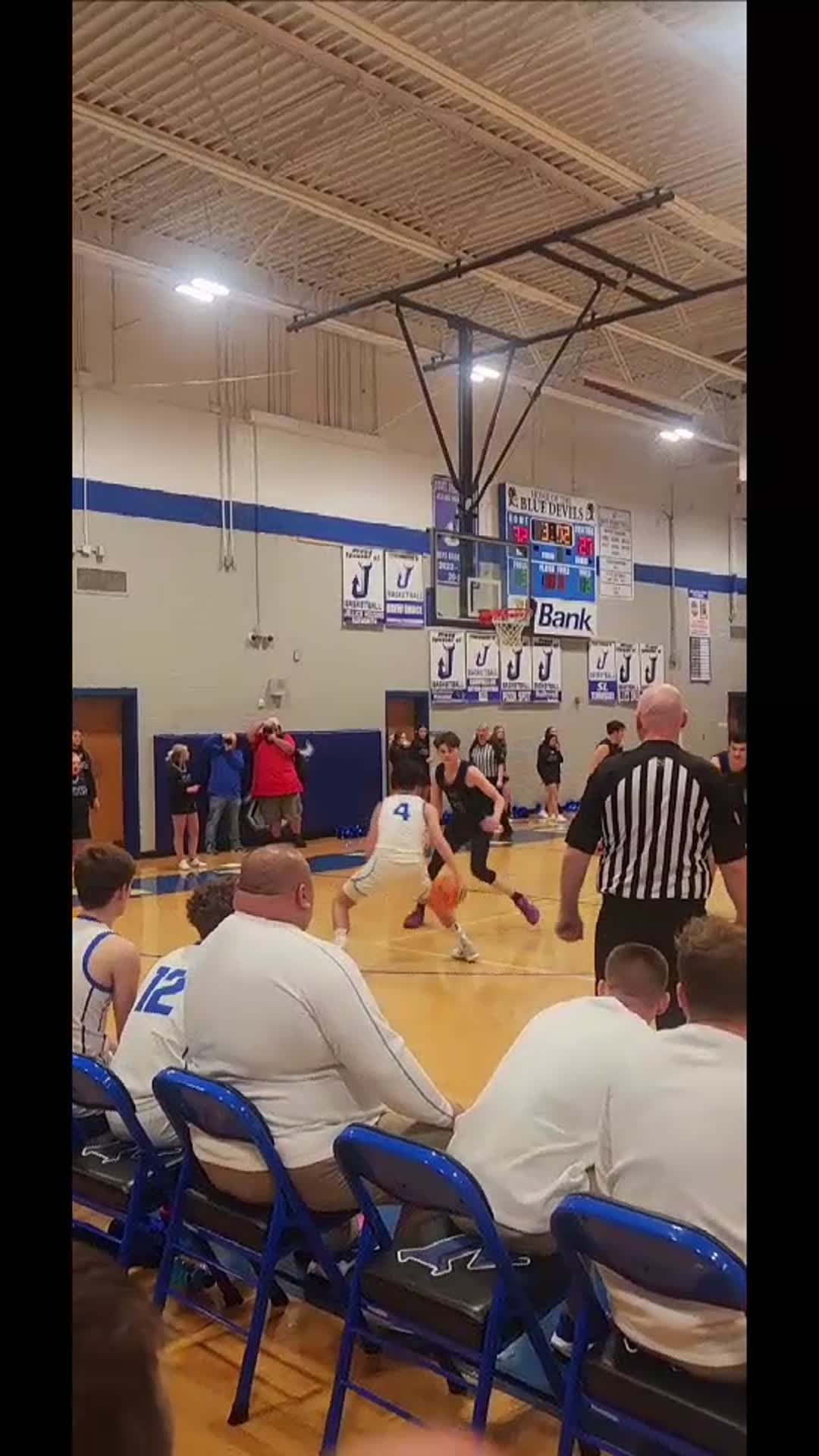 Basketball Recap: Gavin Dabney's Big Game Can't Quite Lead Jellico over Harriman