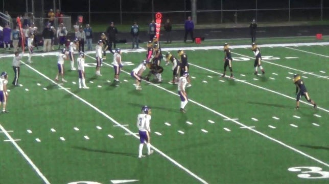 Watch this highlight video of Zachary Johnson of the Wauconda (IL) football team in its game Round Lake High School on Oct 22, 2021