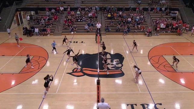 Watch this highlight video of Elli Hall of the Wabash (IN) volleyball team in its game Manchester High School on Oct 3, 2023