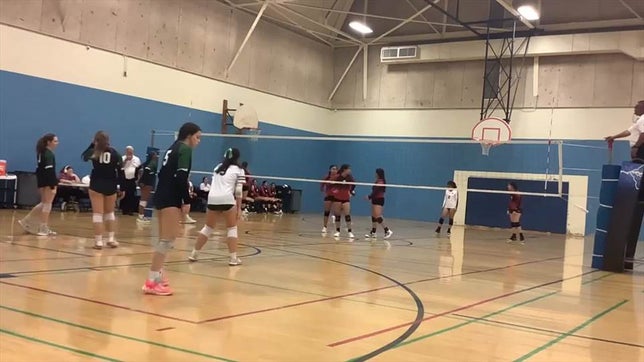 Watch this highlight video of Kaitlyn Berkery of the Oak Lawn (IL) volleyball team in its game East Aurora High School on Sep 30, 2023