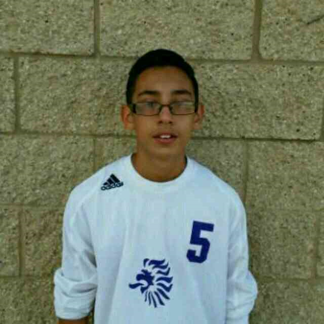Estefano Flores